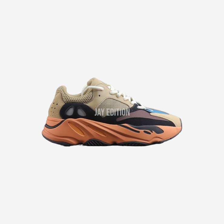 YEEZY 700 인플레임 앰버