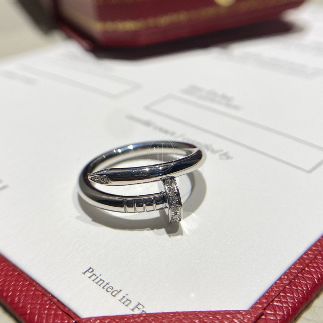 까르띠에 앵끌루 링 클래식 (문의)