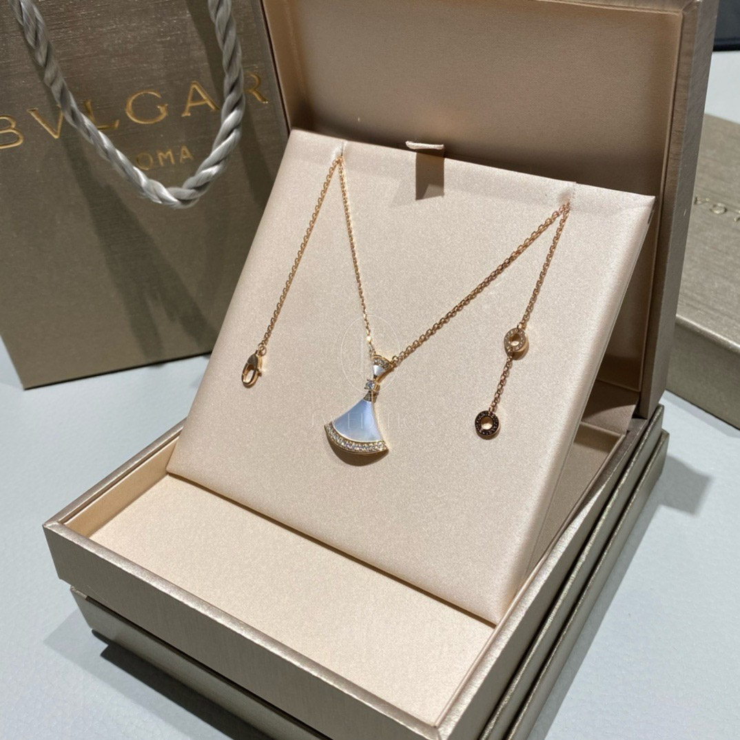 불가리 디바스 드림 파베 네크리스 (문의)