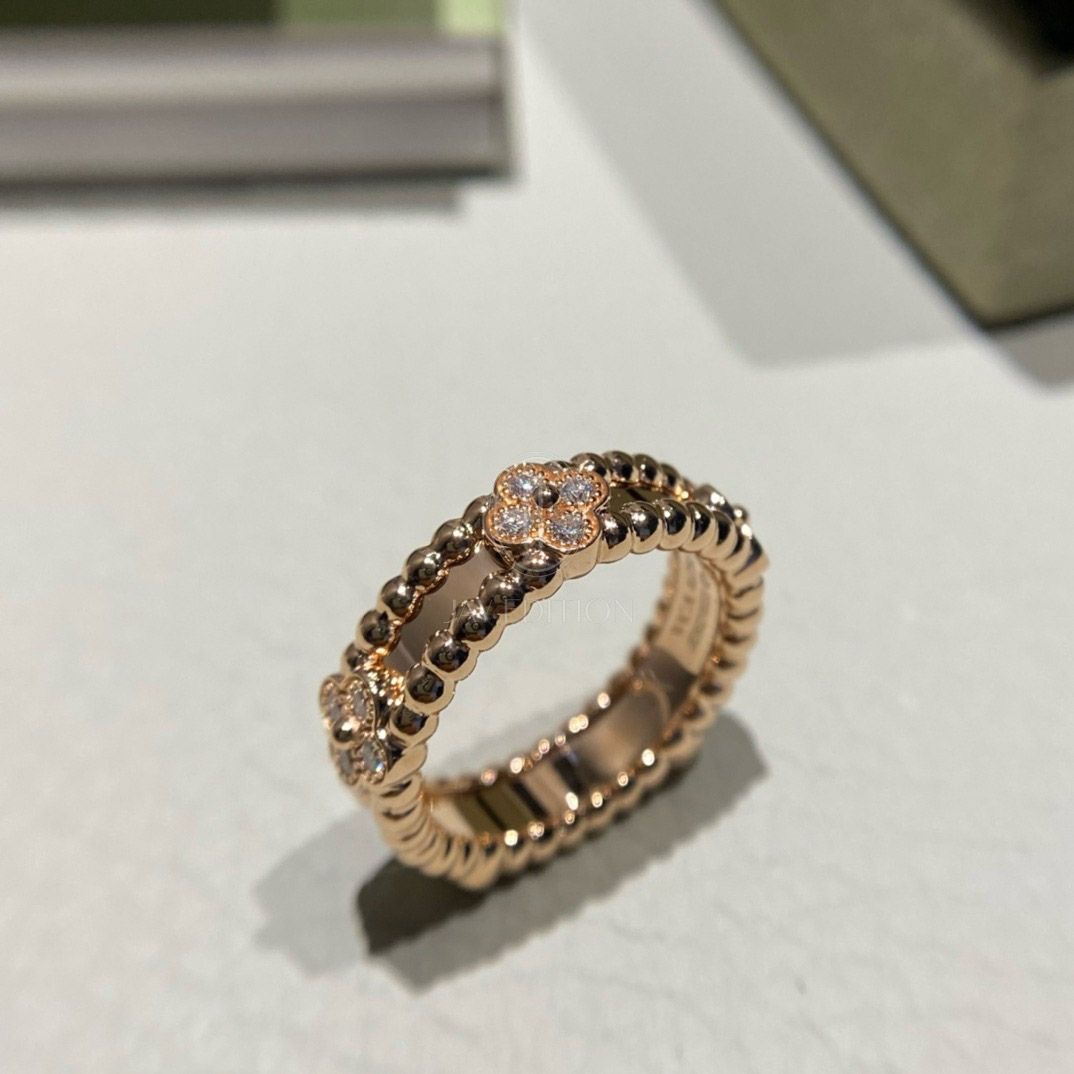 반클리프 뻬를리 클로버 스위트 링 (문의)