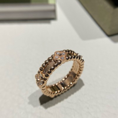 반클리프 뻬를리 클로버 스위트 링 (문의)