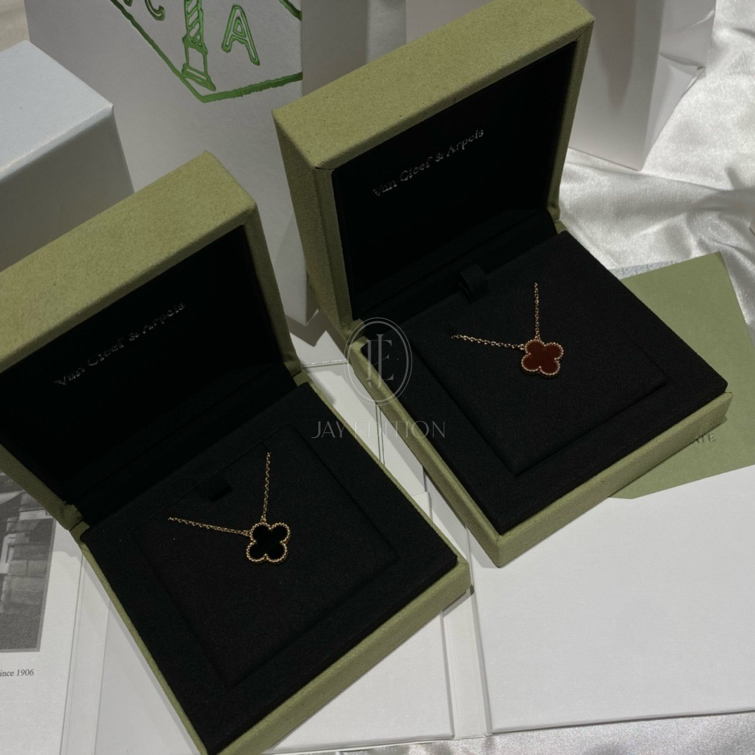 반클리프 빈티지 알함브라 네크리스 (문의)