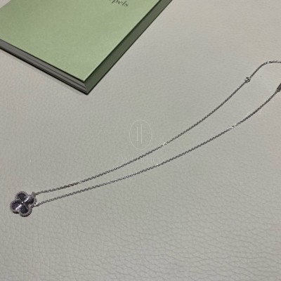 반클리프 기요세 빈티지 네크리스 (문의)