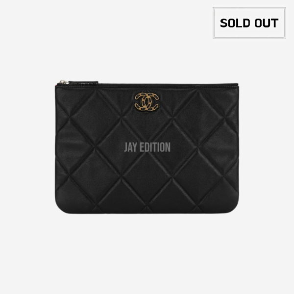 샤넬 19 클러치백